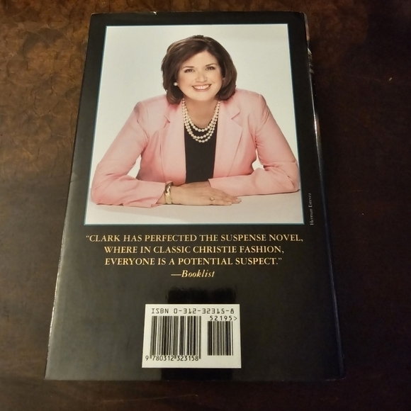 Dancing in the Dark by Mary Jane Clark, Key New Thriller Series Book 8 - Picture 2 of 10